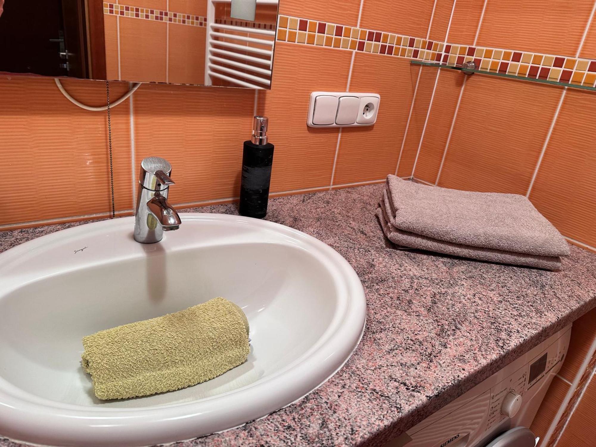 Old Town Apartments Zderadova 6 Бърно Екстериор снимка